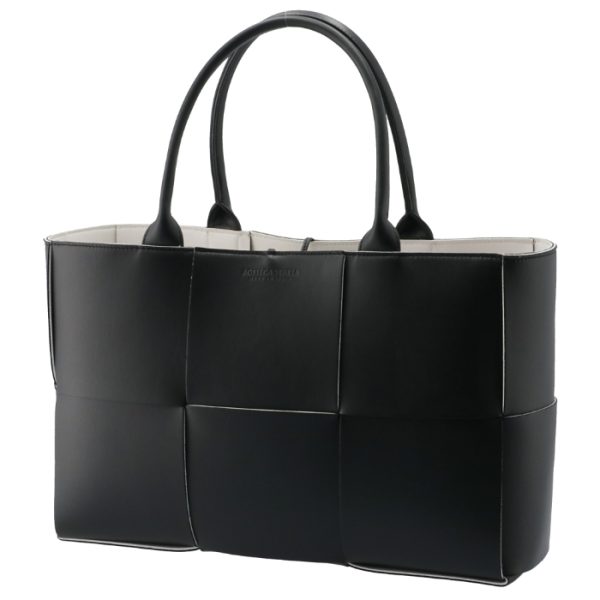 609175vmay31283 Bottega Veneta The Arco Tote Maxi Intrecciato Tote Bag Black