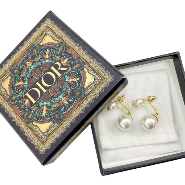 6609 6 Christian Dior CD Logo Pearl Earrings Gold