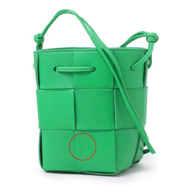 68217 vcq4 37 wk02 Bottega Veneta Lambskin Bucket Bag Green