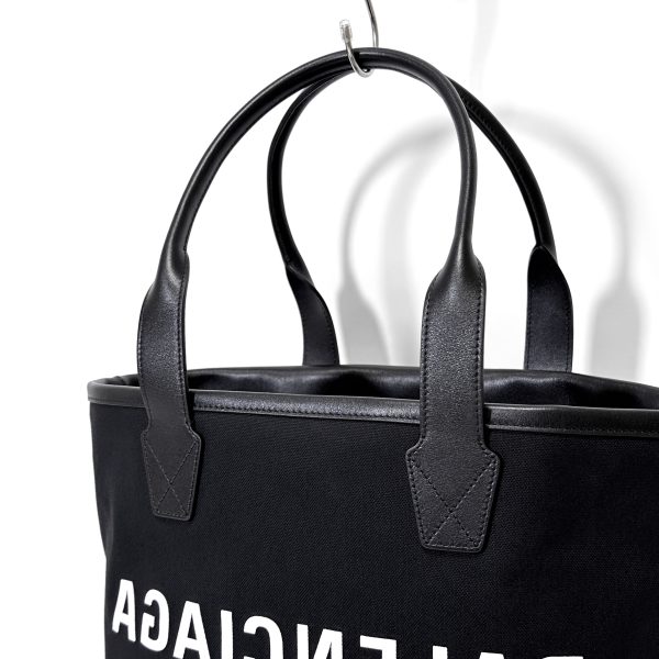 692068 2 10 Balenciaga Mirror Logo Tote Bag Leather Black