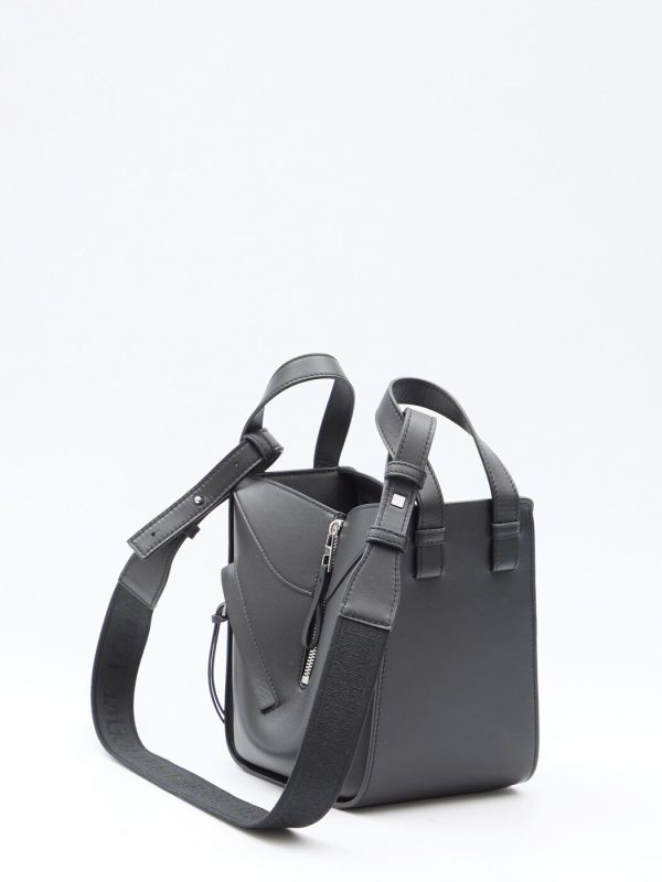 84e3c495a9e5eee le 2 Loewe Spring Summer Black