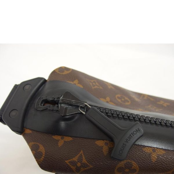 90681 11 Louis Vuitton Waterproof Messenger Monogram Bag Brown