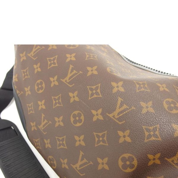 90681 7 Louis Vuitton Waterproof Messenger Monogram Bag Brown