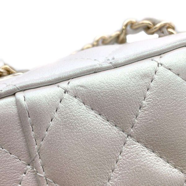 9254367 09 Chanel Chain Shoulder Bag Matelasse Cocomark Caviar Skin Double Flap White