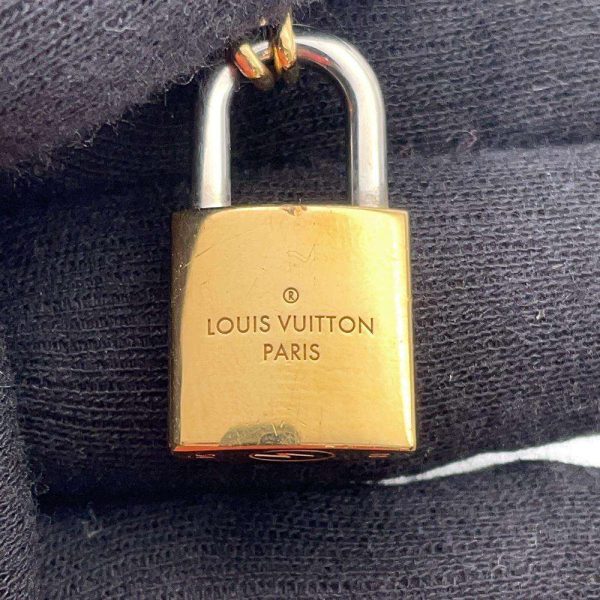 9370104 09 Louis Vuitton Lock Me Padlock Lock Motif Long Necklace Gold