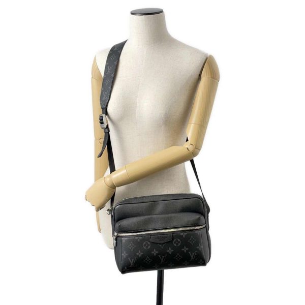 9519558 04 Louis Vuitton Outdoor Messenger PM Taigarama Shoulder Bag Black