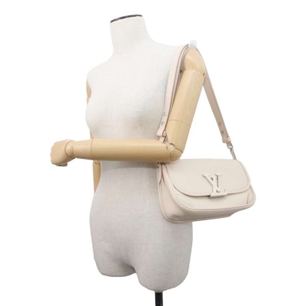 9538405 05 Louis Vuitton Shoulder Bag Quartz