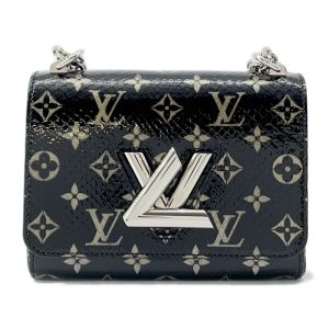 9557598 01 Louis Vuitton Wave Camera Bag Black Fittings