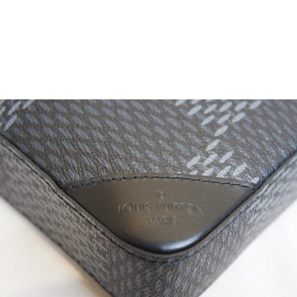 96111 7 Louis Vuitton Trio Messenger Graphite