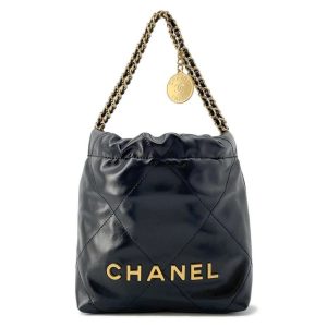 9611436 01 Chanel Matelasse Handbag