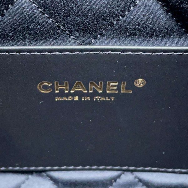 9611436 10 Chanel Handbag Shiny Calf Leather Black