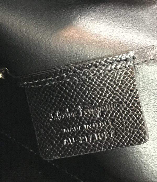 a177098023 4 Salvatore Ferragamo Tote Bag Vara Black