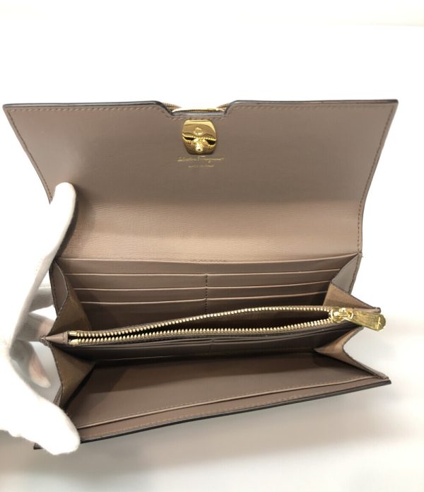 a180042006 3 Salvatore Ferragamo Long Wallet Vara Brown