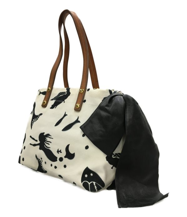 a181199033 2 Prada Tote Bag Fish White