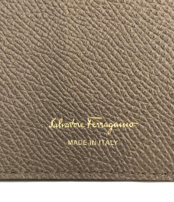 a184529012 4 Salvatore Ferragamo Bi fold Long Wallet Vara Brown