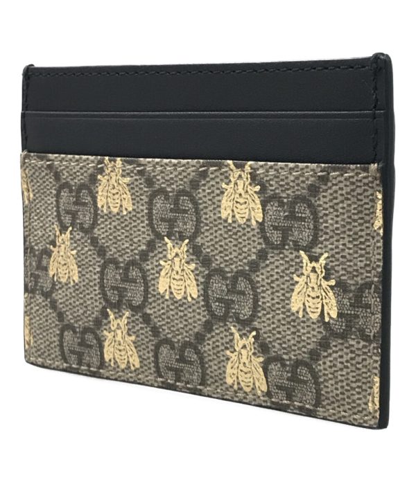 abo0056010 2 Gucci Card Pass Case Bee Motif GG Supreme Beige