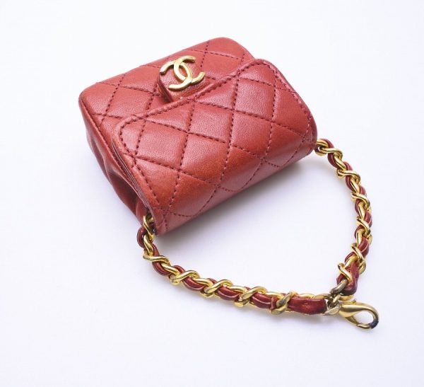 ai tdc 017796 6 Chanel Chain Charm Vintage Mini Matelasse Pouch Red