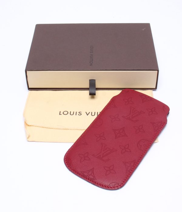 aol0127363 8 Louis Vuitton Smartphone Case Mahina Red