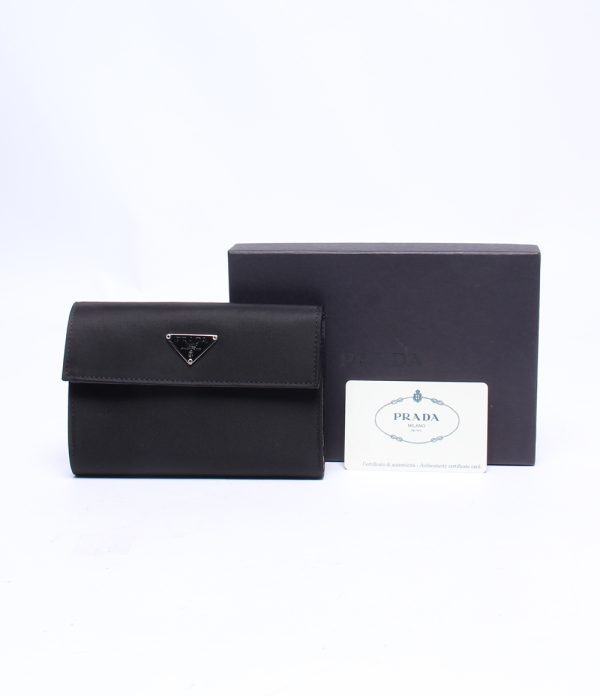 aol0129566 5 Prada Tri fold Wallet Black