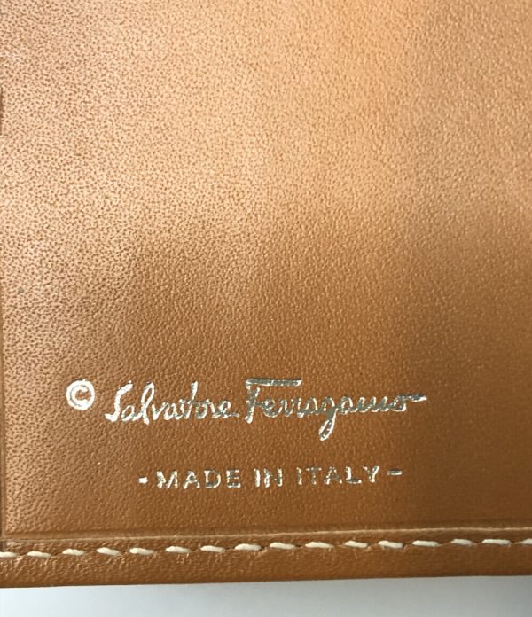 aol0130458 4 Salvatore Ferragamo Bifold Wallet Brown