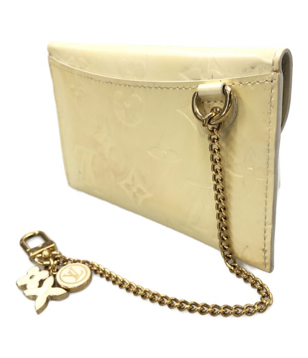 aol0132536 2 Louis Vuitton Pouch Unvelop Plat Vernis White