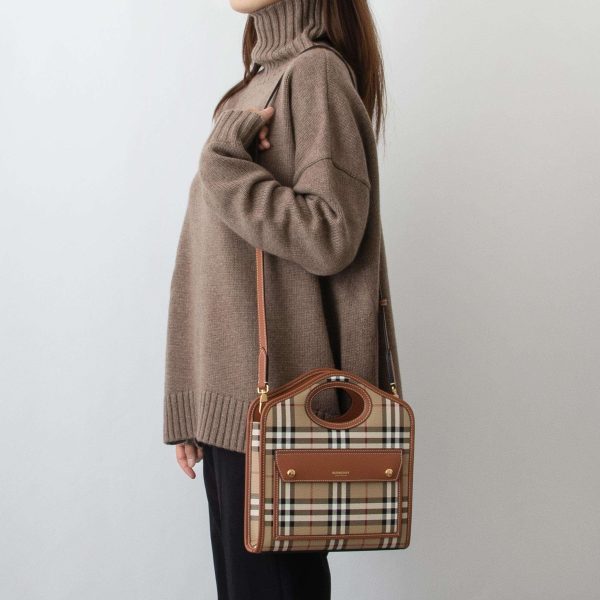 bag0911 02 Burberry Mn Leather Shoulder Bag Brown