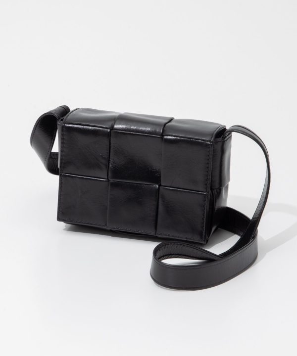 bot0000001014 2 Bottega Veneta Leather Crossbody Bag Black