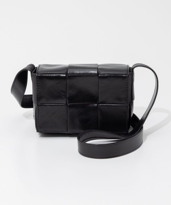 bot0000001014 4 Bottega Veneta Leather Crossbody Bag Black