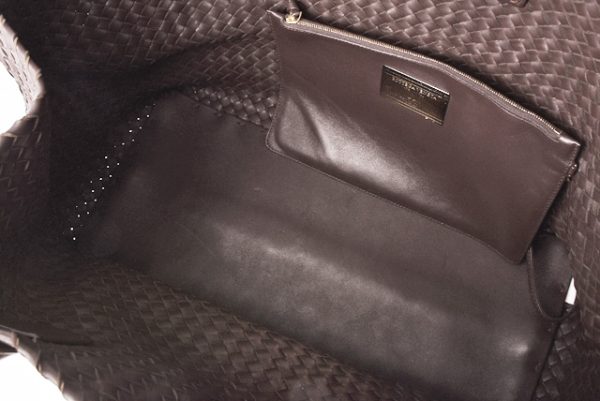 bv 19 051 6 Bottega Veneta Hippo GM Tote Bag Dark Brown