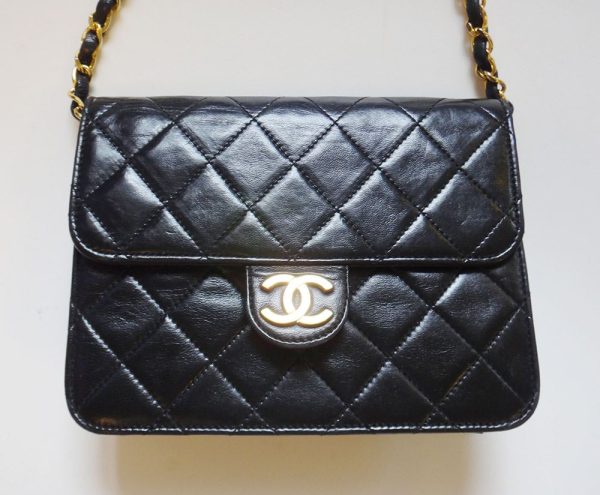 c10000325 1005 Chanel Matelasse Chain Shoulder Bag Lambskin Black