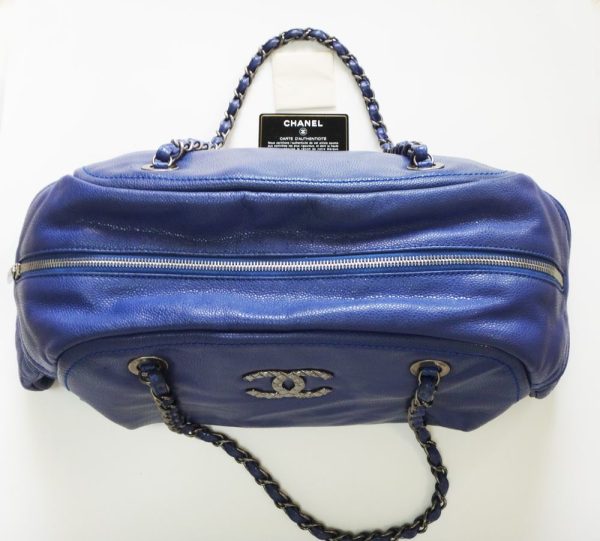 c1000560 002 Chanel Matelasse Caviar Chain Shoulder Bag Blue