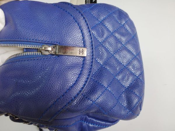 c1000560 010 Chanel Matelasse Caviar Chain Shoulder Bag Blue