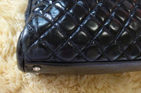 c1001042 210427 10 Chanel Vintage Leather Shoulder Bag Black