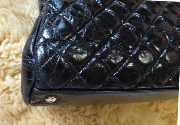 c1001042 210427 9 Chanel Vintage Leather Shoulder Bag Black