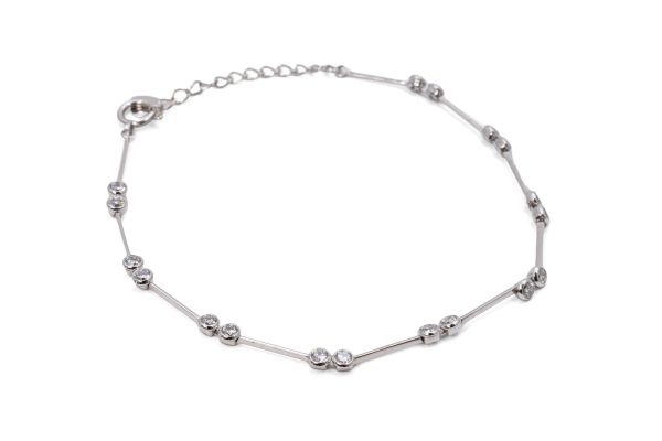 compass1682570293 Diamond Bracelet White Gold