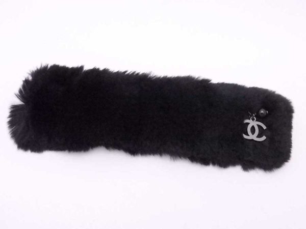 e54089f 2 Chanel Rabbit Fur Bracelet Black