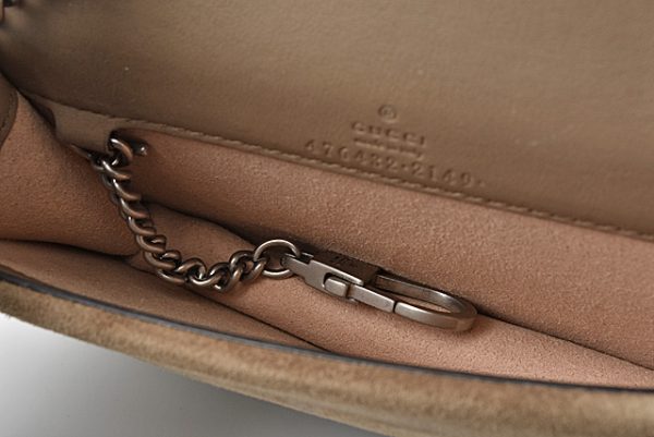 g 19 056 9 Gucci Dionysus GG Supreme Super Mini Chain Bag Beige