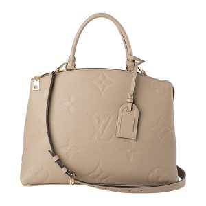 glvm45833 1 Gucci GG Canvas Body Bag Brown