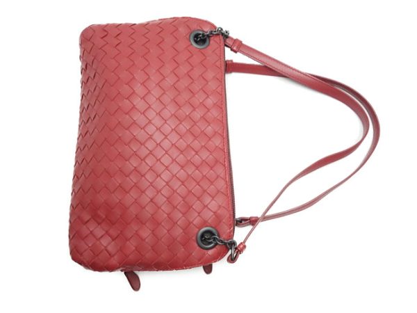 imgrc0070388367 Bottega Veneta Chain Intrecciato Leather Handbag Red