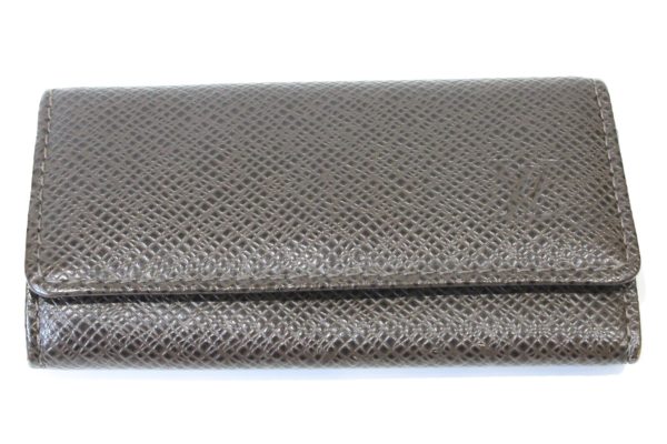 imgrc0073463150 Louis Vuitton Multicle 4 Key Case Taiga