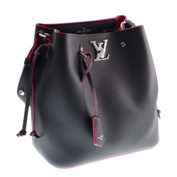 imgrc0081421067 Louis Vuitton Lock Me Bucket Shoulder Black Pink