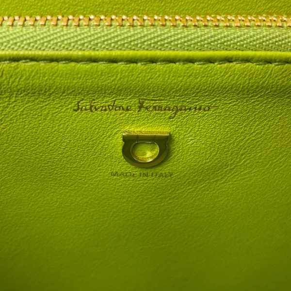 imgrc0081938442 Salvatore Ferragamo Gancini Shoulder Bag Green