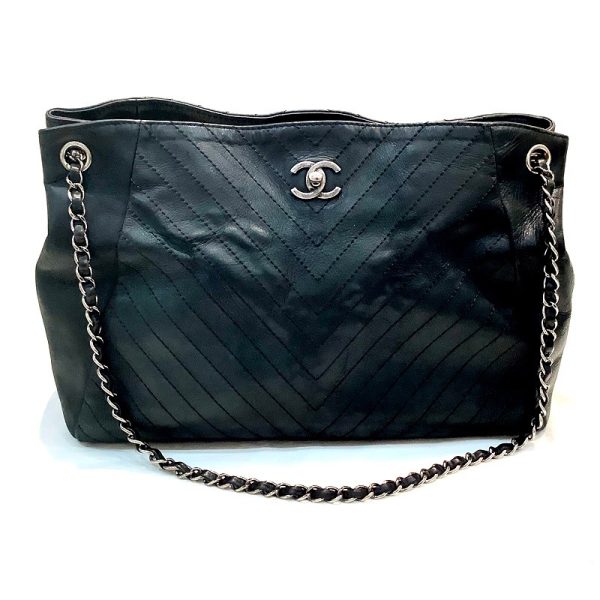 imgrc0083372390 Chanel V Stitch Chain Silver Metal Fittings Leather Shoulder Bag Black