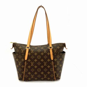 imgrc0084272207 Louis Vuitton Porte Document Business PM Taiga Business Bag Black