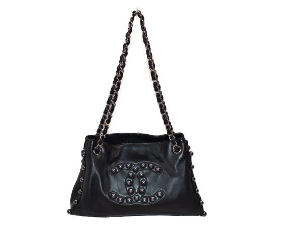 imgrc0086964185 Chanel Chain Black Leather Shoulder Bag