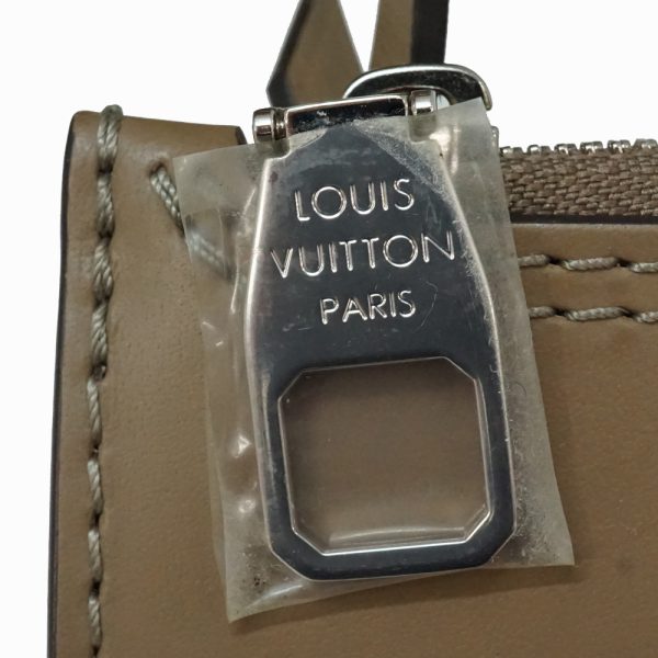 imgrc0087210930 Louis Vuitton Mahina Hina PM Gale Shoulder Beige