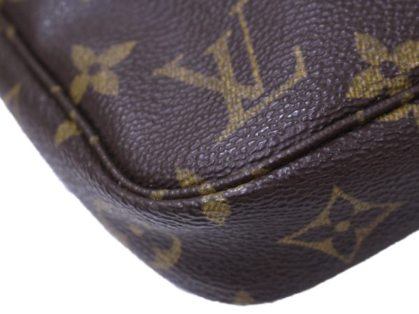 imgrc0087511631 Louis Vuitton Pochette Accessoire Pouch Monogram