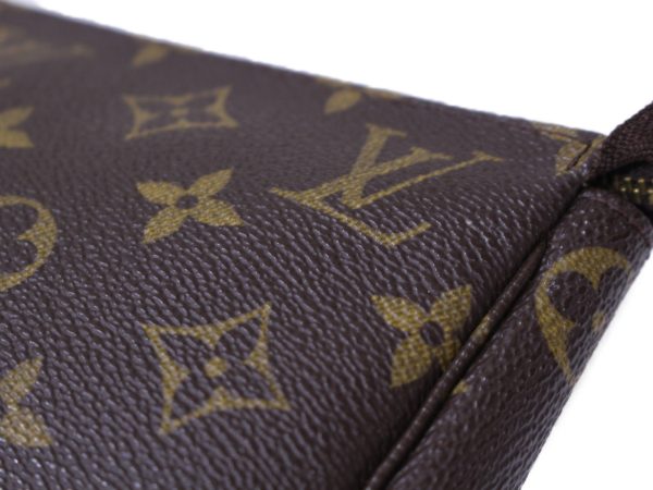 imgrc0087511636 Louis Vuitton Pochette Accessoire Pouch Monogram