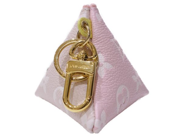 imgrc0087853973 Louis Vuitton Berlingo Pouch Monogram Pink Beige