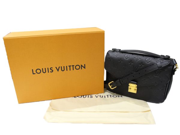 imgrc0092025626 Louis Vuitton Pochette Metis MM Handbag Noir Black